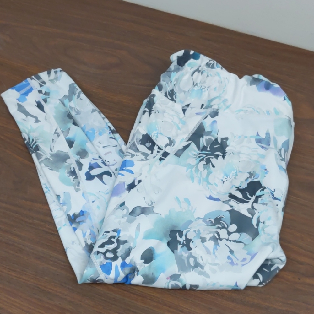 Women's 2x Athleta leggings side pocket